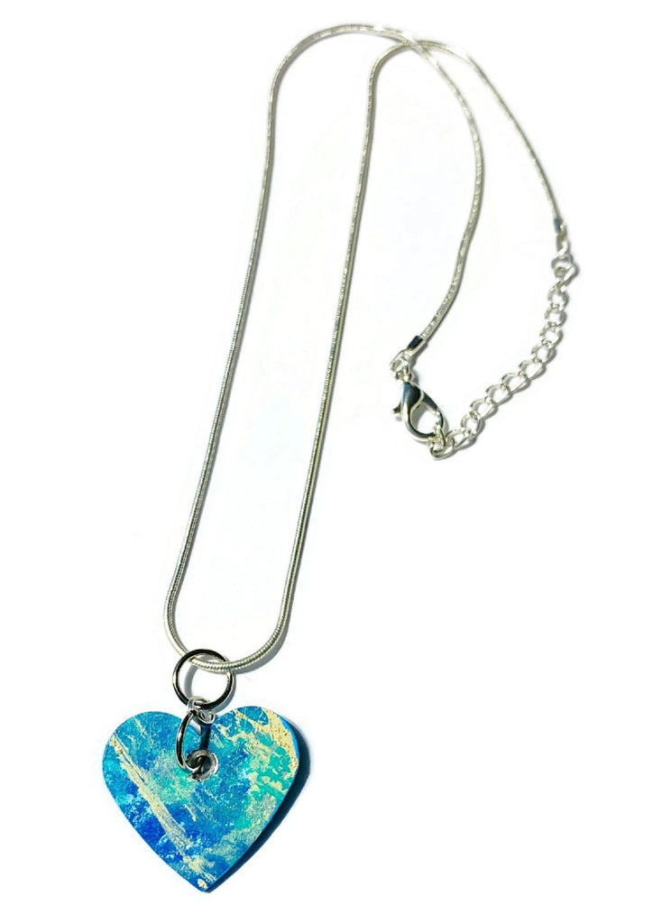 Heart shaped pendant necklace