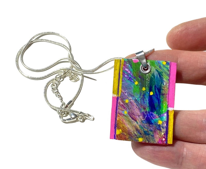 Double sided pendant necklace